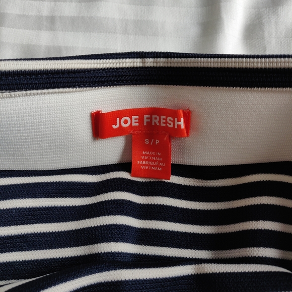 Joe Fresh mini skirt - Picture 2 of 2